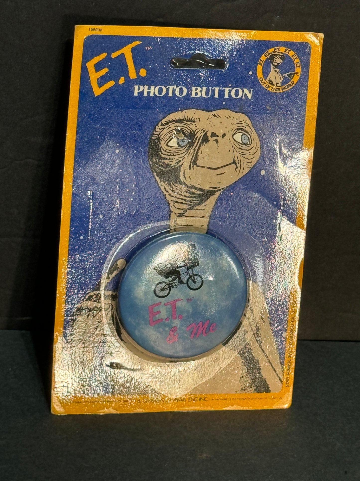 E.T. Photo Button 1982 Movie Universal Studios Pinback Button - Vintage