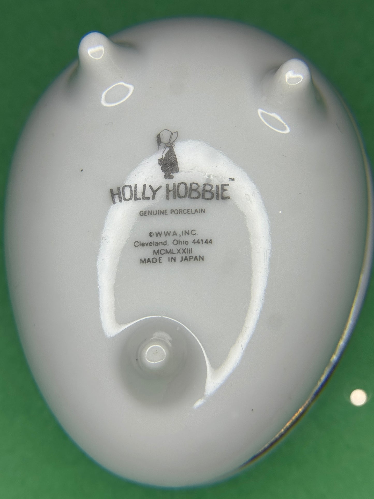 Egg-Shaped Porcelain Trinket Box Start Each Day in a Happy Way '73 VINTAGE
