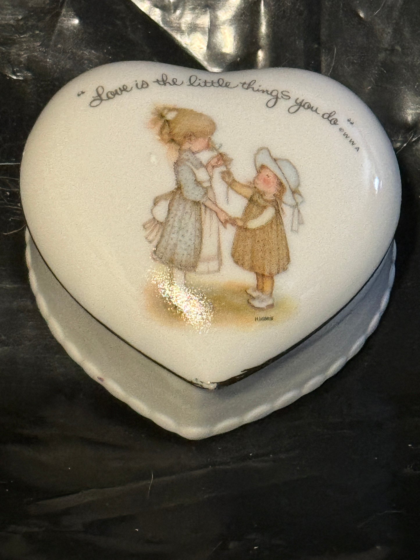Holly Hobbie Heart Trinket Box & Lid (2 pieces) Genuine Porcelain - '73 Vintage