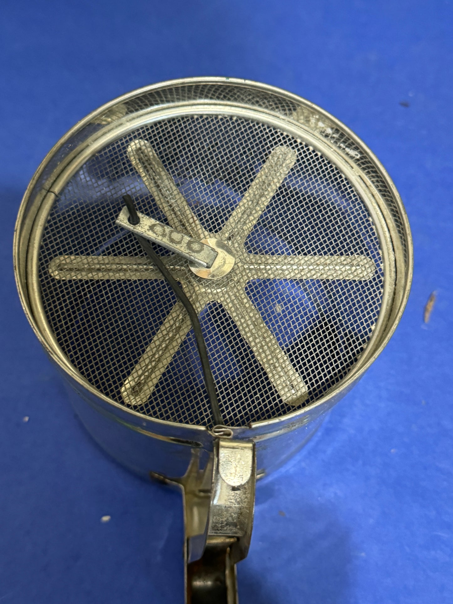 Foley Metal Flour Sifter ~ Spring Handle ~ Made in USA - Vintage
