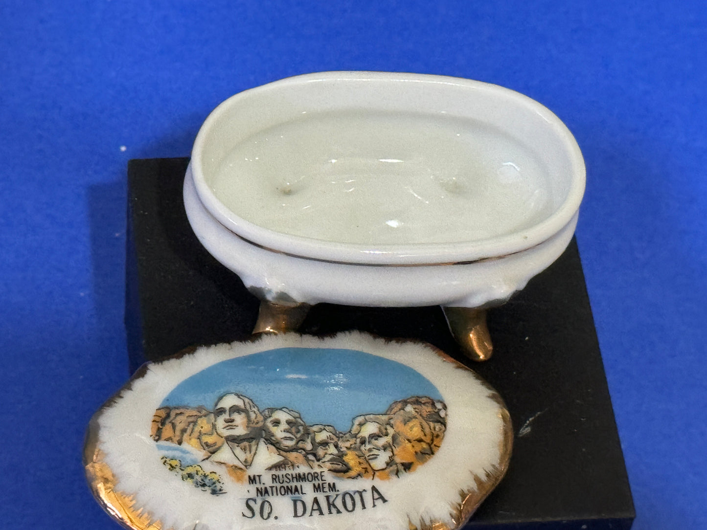 South Dakota Mt. Rushmore Porcelain Trinket Box - Vintage