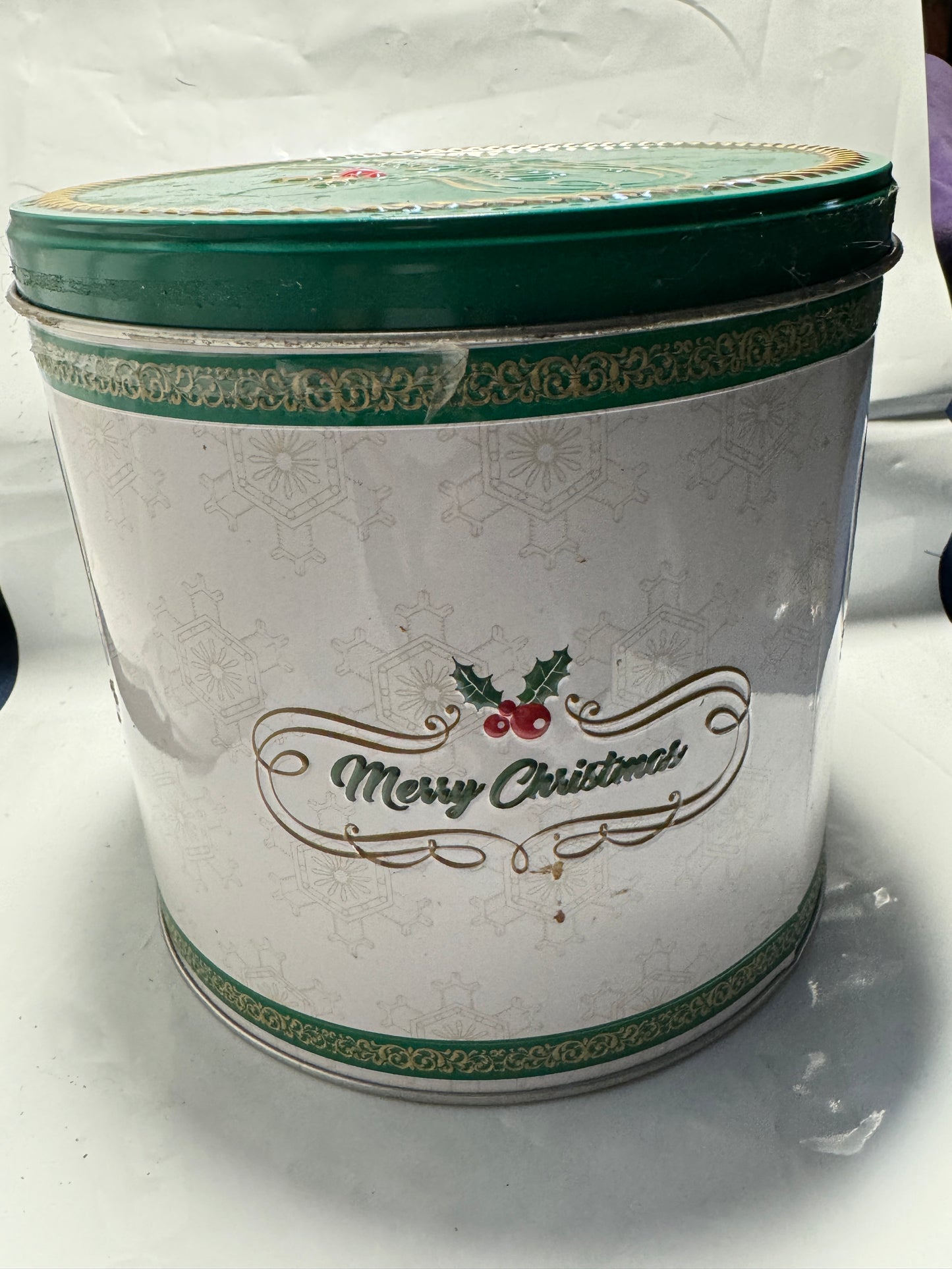 Traditional English Biscuit Merry Christmas Tin - Vintage