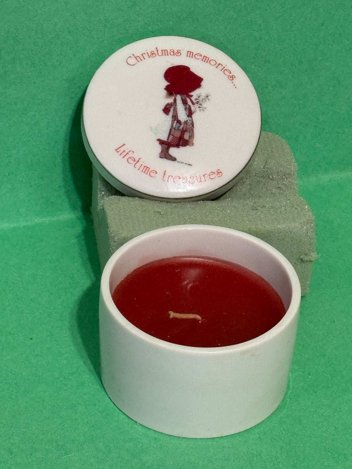 Holly Hobbie Candle Trinket Box - Christmas Memories - VINTAGE