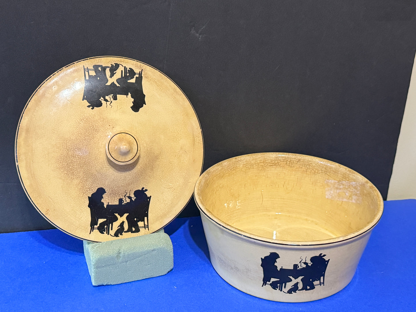 Crooksville Silhouette Covered Casserole Dish Bak-in Ware - 30s Vintage