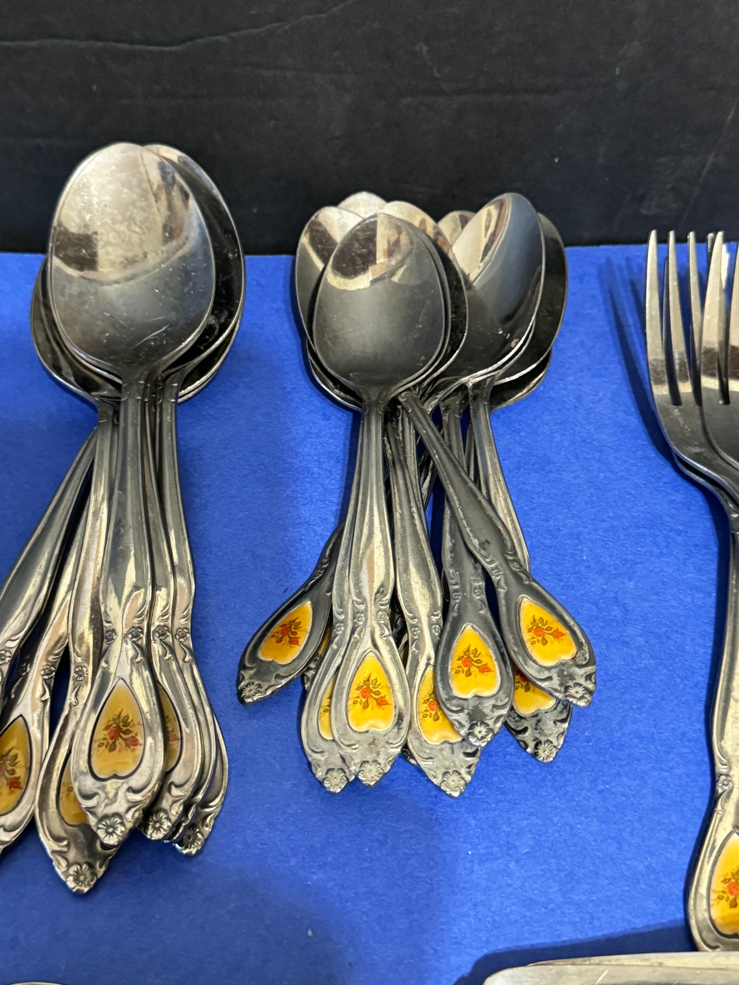 Customcraft Stainless Steel Flateware (36 piece)