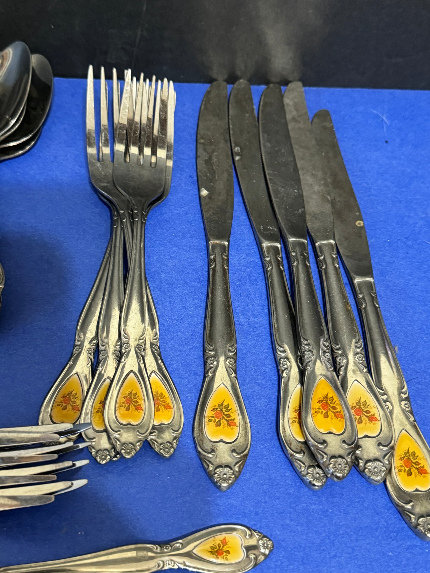 Customcraft Stainless Steel Flateware (36 piece)