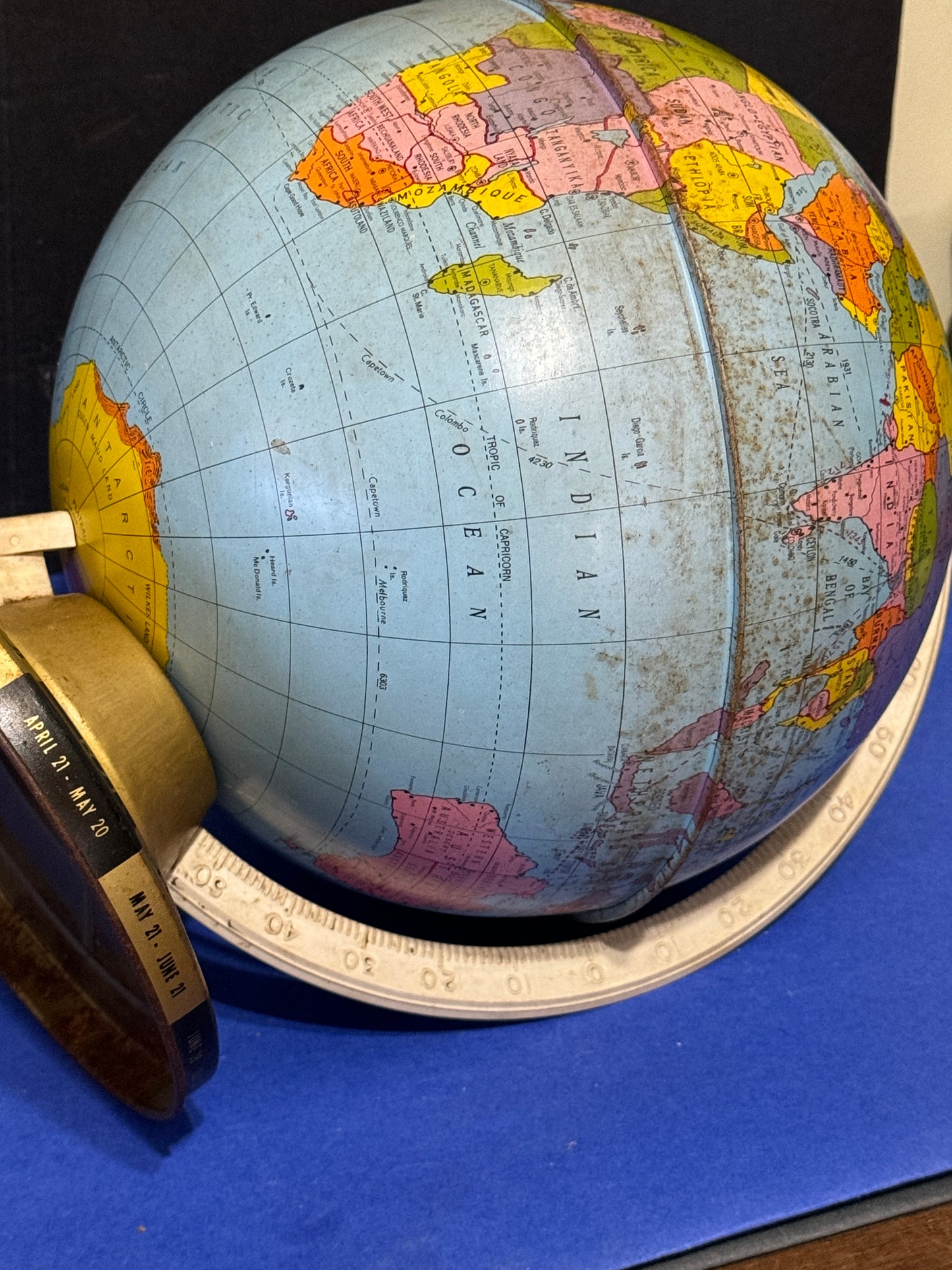 Ohio Art Metal Globe D-174 1960s - Vintage