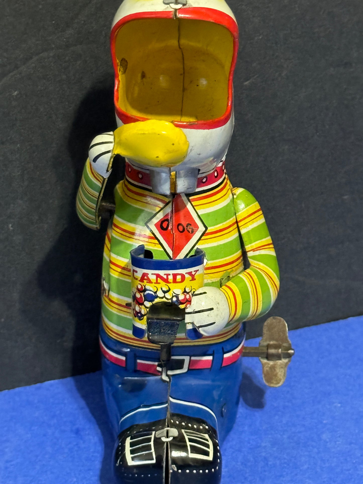 Candy Loving Pup Japan Mechanical Tin Wind-up #3141