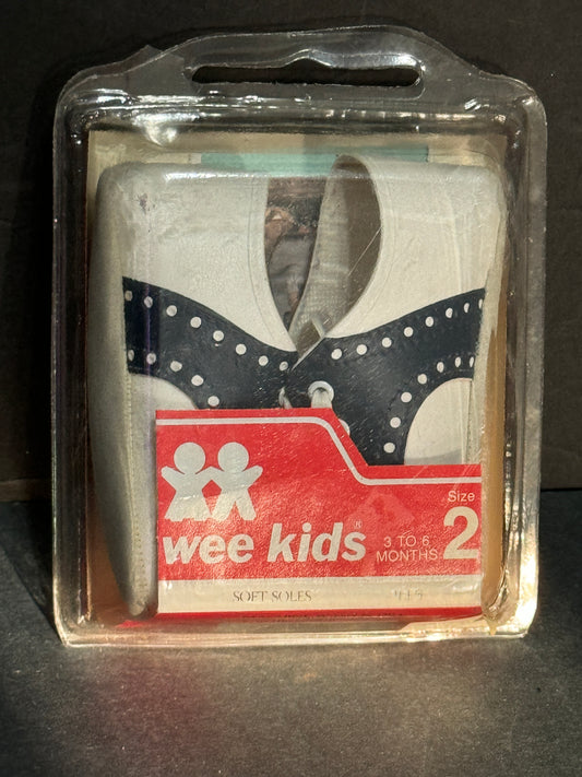 Wee Kids Size 2 The Shoe - Vintage