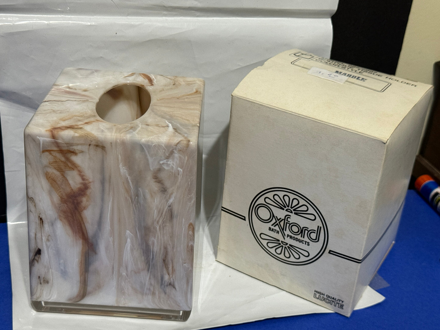 Tissue Holder Lucite Faux Marble - Oxford Bath Products - VINTAGE