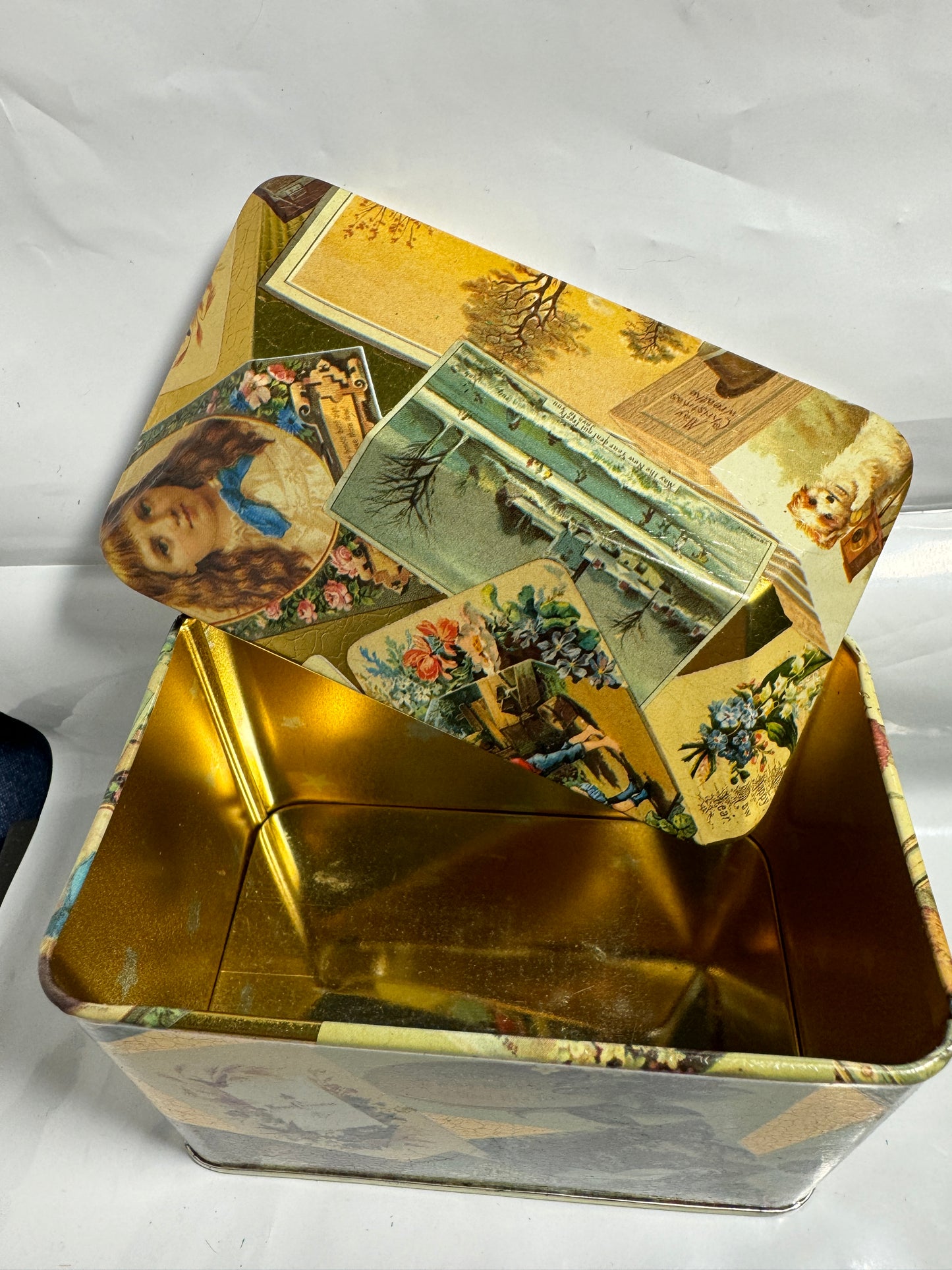 Victorian Holiday Christmas Tin - Vintage