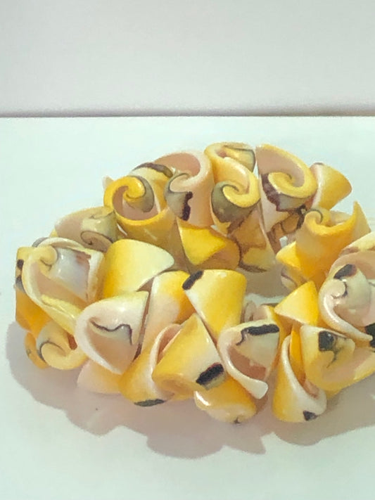 Shell Bracelet Yellow